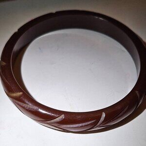 Vintage Carved Bakelite Bangle Bracelet - Deep Chocolate Brown